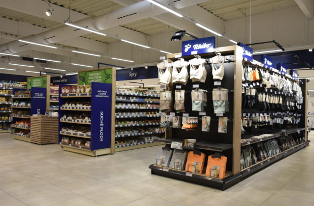 Vybrané predajne KRAJ a Terno majú pre zákazníkov novinku – špeciálne kútiky Tchibo