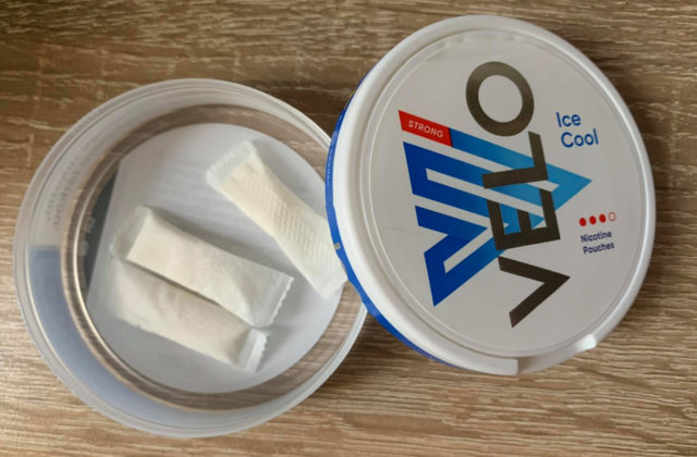 Tínedžeri sa už tak ľahko k tabakovým vrecúškam nedostanú, prezidentka Čaputová podpísala novelu zákona z dielne OĽaNO