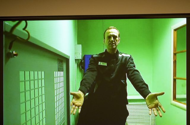 Súd opäť zamietol Navaľného žalobu na podmienky vo väzení, stále ho držia v trestnej cele