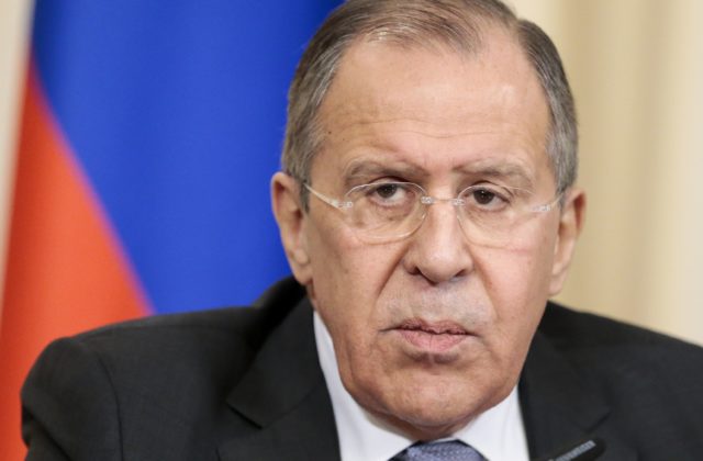 Bol Lavrov po prílete na summit G20 hospitalizovaný? Zacharovová to poprela videom, kde je v tričku a šortkách