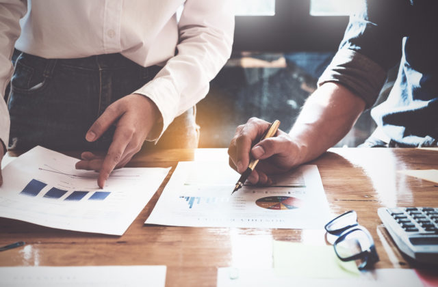 Utlmenie ekonomickej aktivity sa podľa analytikov v treťom štvrťroku nenaplnilo