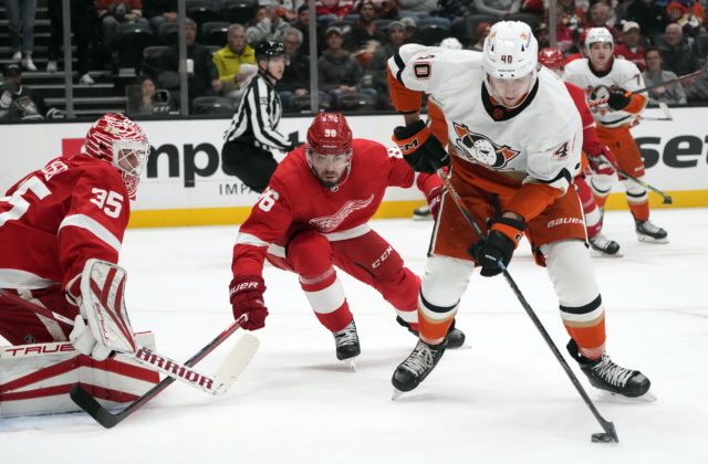 Regenda putoval z NHL na farmu, Fehérváry je zranený