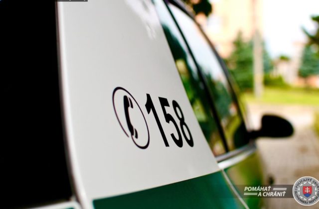 Šiestak vytiahol na spolužiačku nôž a držal jej ho pod krkom