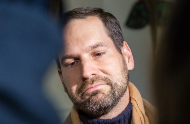 NAKA zasahuje na miestnom úrade v Bratislave, akcia nesúvisí s financovaním Kusého kampane