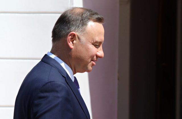 Nemáme žiadne dôkazy, že raketu odpálila ruská strana, vyhlásil poľský prezident Duda