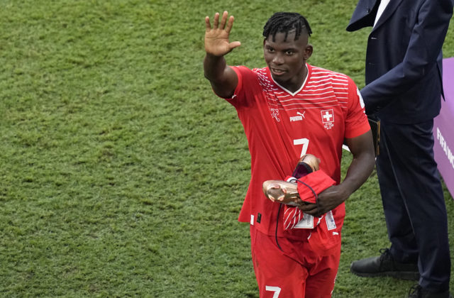 Embolo rozhodol duel proti rodnej krajine, jeho tréner si trúfa i na Brazíliu. Kamerun opäť prehral, riskuje antirekord