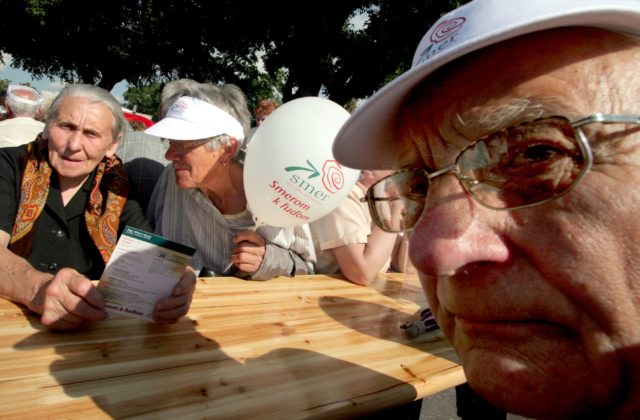 Progresívcov a SaS najčastejšie podporujú ľudia s vysokoškolským vzdelaním. Kto volí Hlas, Smer a OĽaNO?