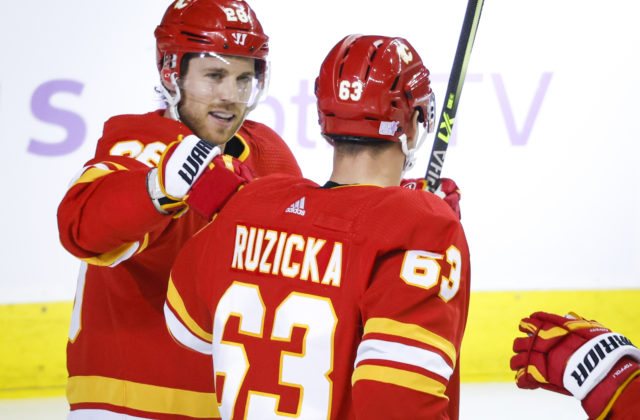 Adam Ružička strelil svoj piaty gól v aktuálnej sezóne NHL, na víťazstvo Calgary Flames to však nestačilo
