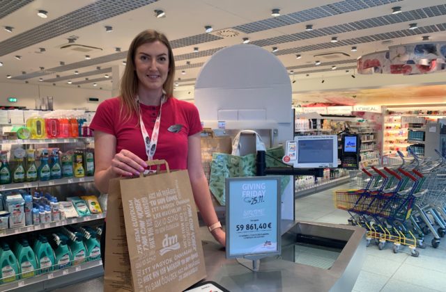 dm a jej zákazníci podporili inštaláciu fotovoltických panelov v školských zariadeniach