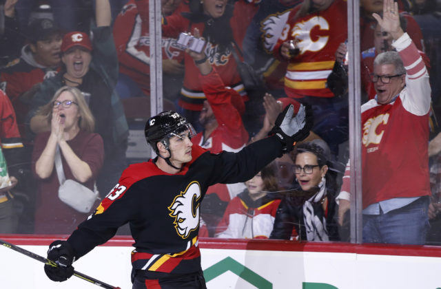 Ružička s tromi bodmi triumfoval nad Fehérváryho Washingtonom, Černák a Slafkovský asistovali (video)