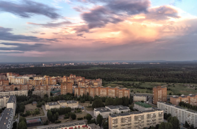 Nitra zvyšuje sadzby za nehnuteľnosti, poplatky za školy aj smetné. Daňový bonus vytvára neúnosnú záťaž, poukazuje mesto