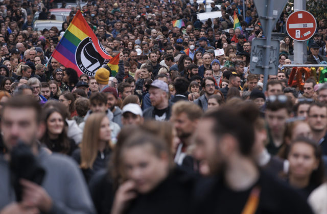 Po útoku na Zámockej má strach a obavy 10 percent ľudí, prieskum zisťoval aj názor na registrované partnerstvá