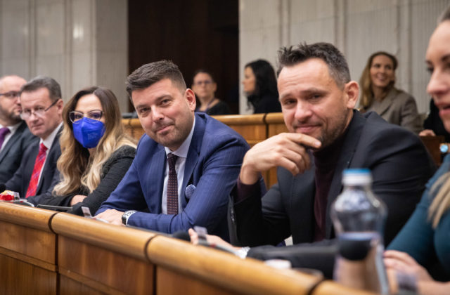 Hlas-SD nemá s Borguľom a Krošlákom žiadne dohody, tvrdí Šutaj Eštok a vôbec sa nečuduje, prečo sú za pád vlády