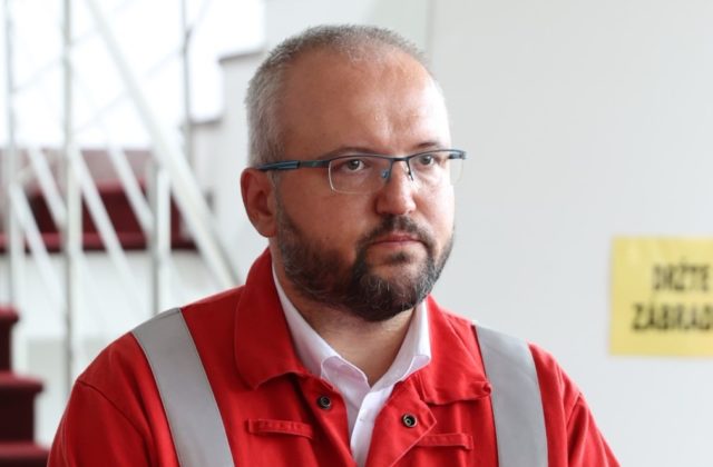 Ak pôjde Slovensko do rozpočtového provizória, príde o prácu vyše 53-tisíc ľudí, tvrdí Svrček z hnutia Sme rodina