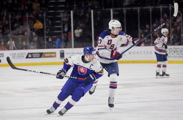 MS v hokeji do 20 rokov: Slovensko šokovalo USA a urobilo dôležitý krok na ceste za postupom do štvrťfinále (video)