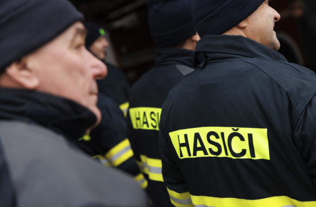 Hasičom a horským záchranárom stúpnu platy rovno dvakrát, prilepšia si dokopy o 17 percent