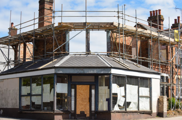 Objavený židovský poklad z druhej svetovej vojny je veľmi vzácny, našiel sa pri renovácii domu v Poľsku