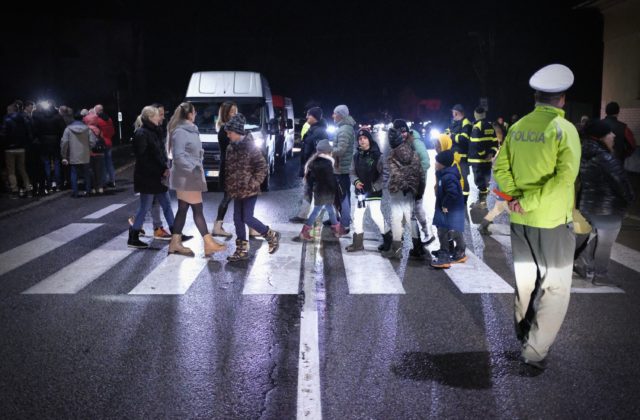 Protest proti vysokým cenám za energie zablokuje hlavný ťah na Donovaly