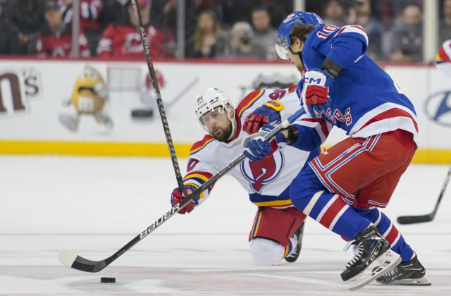 Tomáš Tatar v druhej sezóne v tíme New Jersey Devils zlepšil svoje výkony, začal tak napĺňať očakávania vedenia