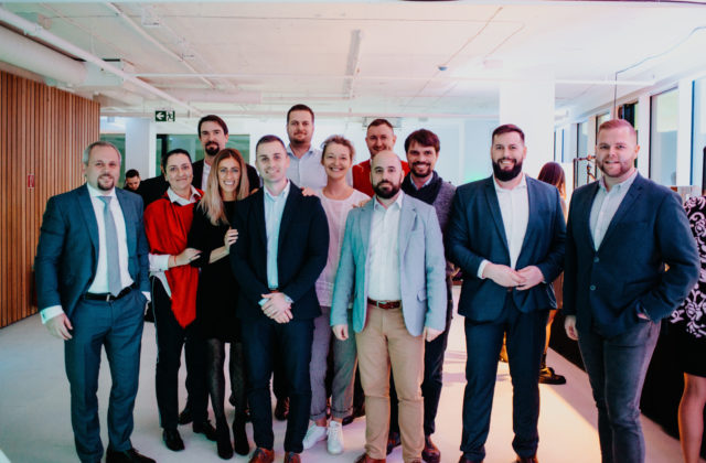 Philip Morris Slovakia a Comdata Slovakia otvorili nové call centrum v Banskej Bystrici. Zamestná sa v ňom až 80 vyškolených agentov