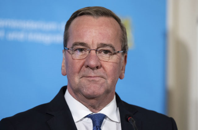 Lambrechtovú nahradí Pistorius, podľa Scholza je tým správnym človekom, do funkcie sa však musí rýchlo vžiť