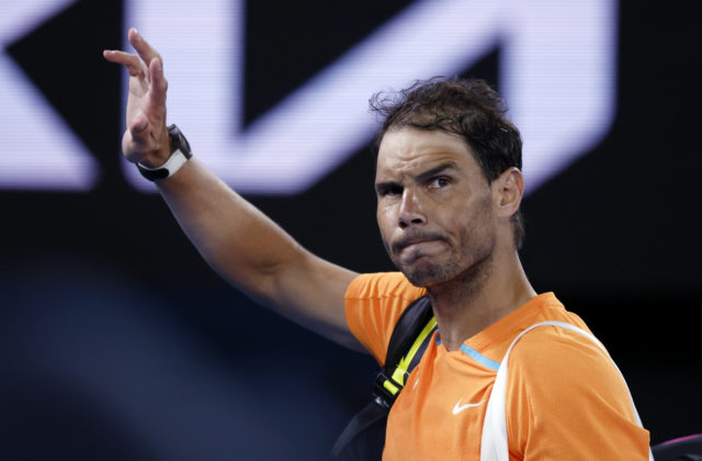 Nadal na Australian Open s McDonaldom ťahal za kratší koniec, svetovú dvojku zabrzdili zdravotné problémy (video)