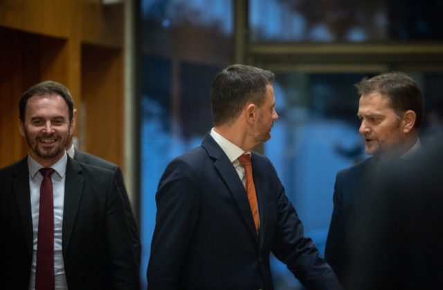 Je možné, že k rozdeleniu OĽaNO nepríde. Šefčík verí v dohodu na najlepšom riešení