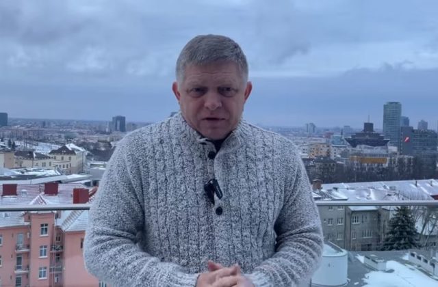 Ide o zvláštne referendum, skonštatoval vo videu Fico a skritizoval aj Čaputovú s Hegerom