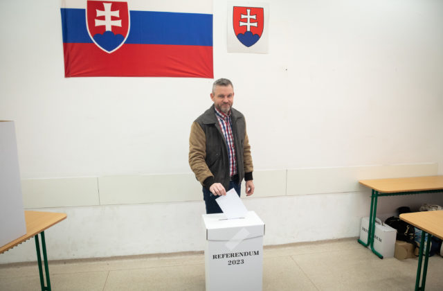 Traja najvyšší ústavní činitelia podľa Pellegriniho urobili chybu, keď sa nezúčastnili referenda