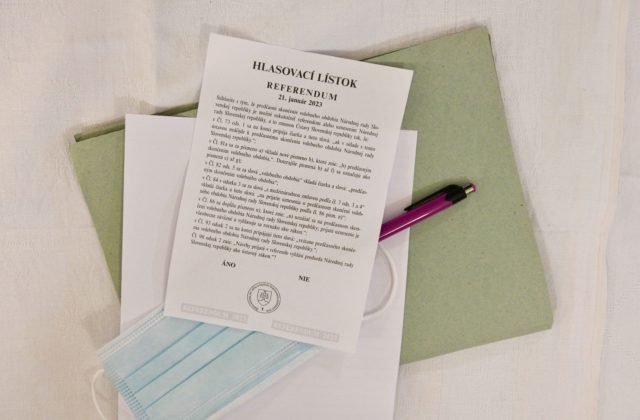 Rúška aj rukavice, Nitra mala prvýkrát v histórii špeciálnu covidovú volebnú komisiu