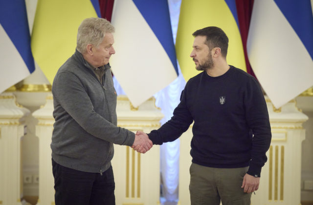 Fínsky prezident Sauli Niinistö sa stretol s Volodymyrom Zelenským a diskutovali o ďalšej podpore pre Ukrajinu