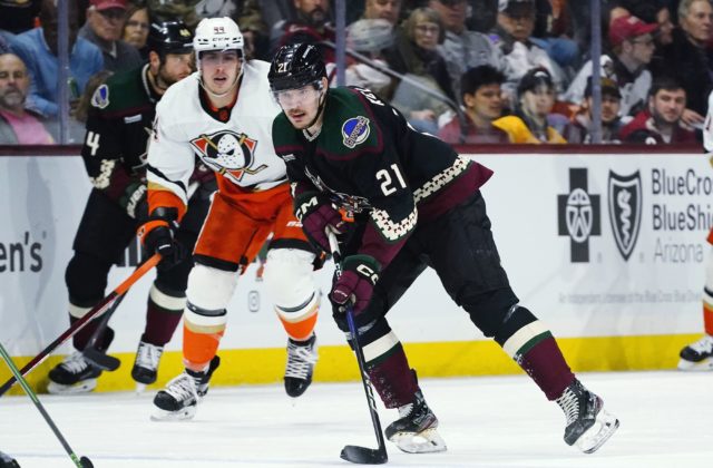 Kelemen debutoval v NHL. Ukázal veľa dobrých vecí, zhodnotil tréner (video)