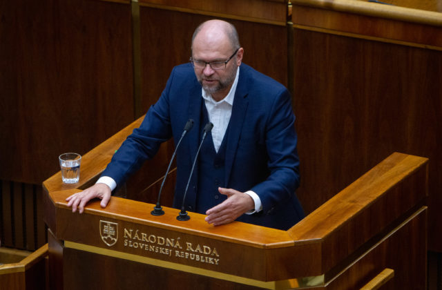 Sulíkovci budú súhlasiť aj s júnovým termínom volieb. Kollárovi odkázali, aby nenariekal