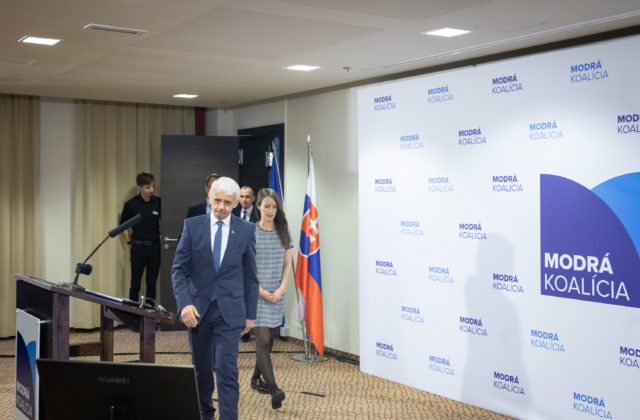 Dzurinda podľa politológa viac voličov odpudzuje ako priťahuje. Čo bude dôležité pre Modrú koalíciu?