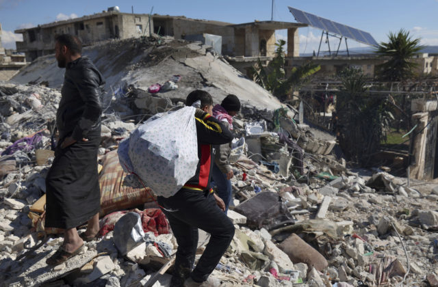 Zemetrasenie v Turecku a Sýrii má už viac ako 34-tisíc obetí, pátracie a záchranné operácie pokračujú (foto)
