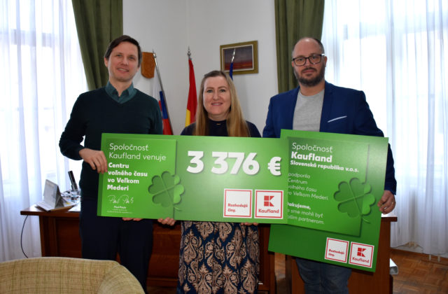 Kaufland finančne podporil Centrum voľného času vo Veľkom Mederi