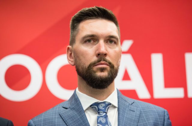 Smer-SD vyzýva na schválenie skorších predčasných volieb, zmena termínu je podľa Pčolinského stále možná