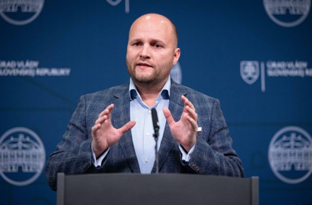 Pomoc Slovenska Ukrajine je plne v súlade s Chartou OSN, vyhlásil minister obrany Naď