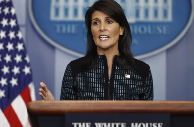 Nikki Haley sa postavila Trumpovi a ohlásila prezidentskú kandidatúru, USA vraj potrebujú generačnú výmenu (video)