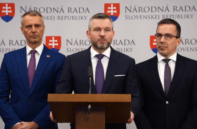 Manažment Letových prevádzkových služieb si chcel podľa Hlasu vyplatiť miliónové zlaté padáky, žalujú ho zamestnanci (video)