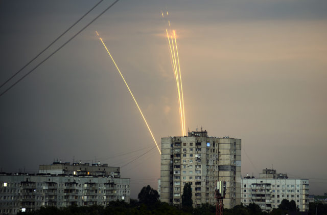 Ruské rakety leteli nebezpečne blízko jadrovej elektrárne, hrozba katastrofy bola vysoká