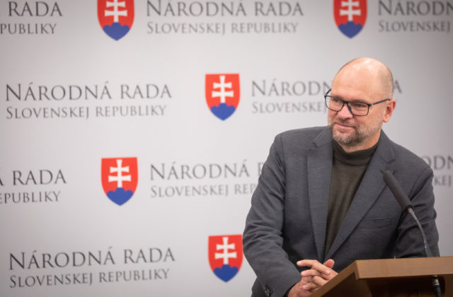 Vražda Kuciaka a jeho snúbenice bola podľa Sulíka bod zlomu, Krúpa označil zásah do novinárčiny za koniec slobody