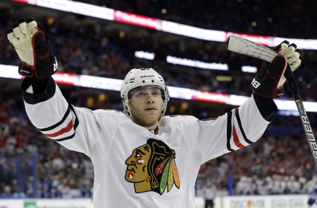 Hviezdny Patrick Kane prvýkrát opúšťa Chicago, bude spoluhráč Haláka v tíme Rangers
