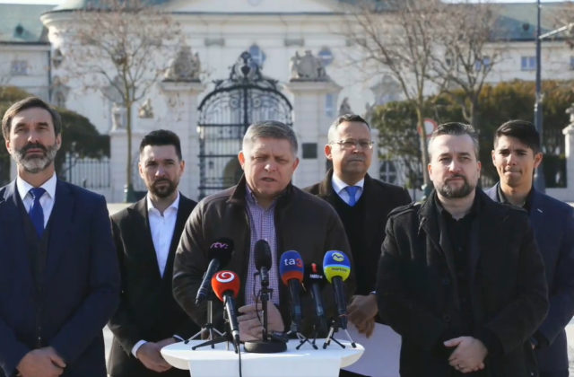 Fico: Ak budú voľby do konca júna, Smer-SD je pripravený rokovať o podpore úradníckej vlády (video)