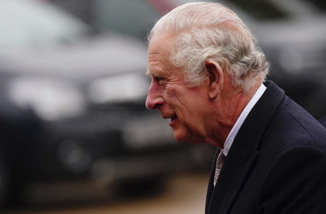 Prvá oficiálna štátna návšteva britského kráľa Karola III. bude smerovať do Francúzska a Nemecka