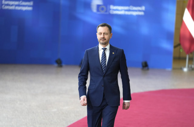 Heger nie je ako Fico či Pellegrini a politológ tiež hovorí, že 2+2+2 nebude automaticky šesť