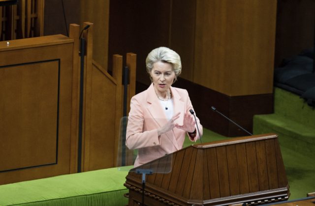 Von der Leyen vyzvala na vytrvalú vojenskú a hospodársku podporu pre Ukrajinu