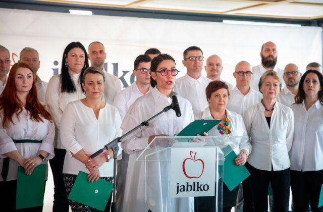 Jablko má podľa Ďuriš Nicholsonovej jasnú víziu a namiesto politikárčenia či života vo vládnych limuzínach bude počúvať občanov (video)