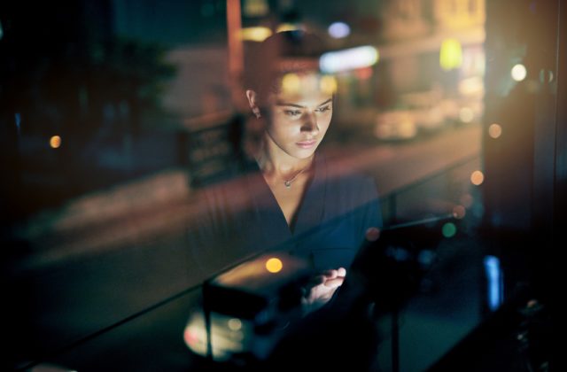 Spoločnosť Schneider Electric vydáva Bielu knihu a nástroje zamerané na riadenie hybridného IT prostredia