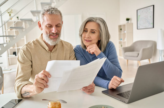 Slovákov čaká dlhší život a s ním aj viac rokov na dôchodku. Zvládneme to finančne?